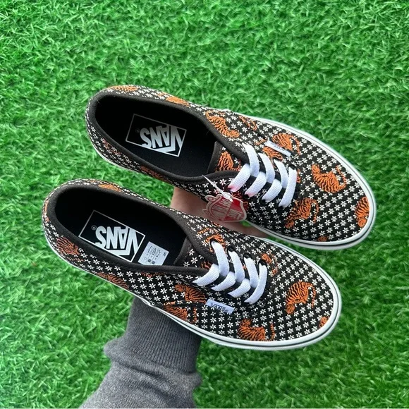 Vans Authentic Tiger Floral Black White - Picture 3 of 9